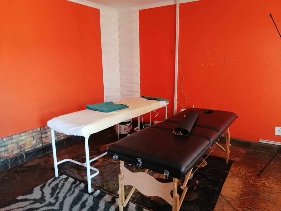 3 Bedroom Property for Sale in Geelhoutpark North West